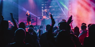 谈球吧铁粉聚集地球迷社区互动