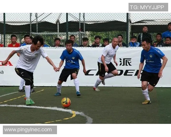 陈芳独家分享足球心得与技巧解析助你提升球技与战术理解